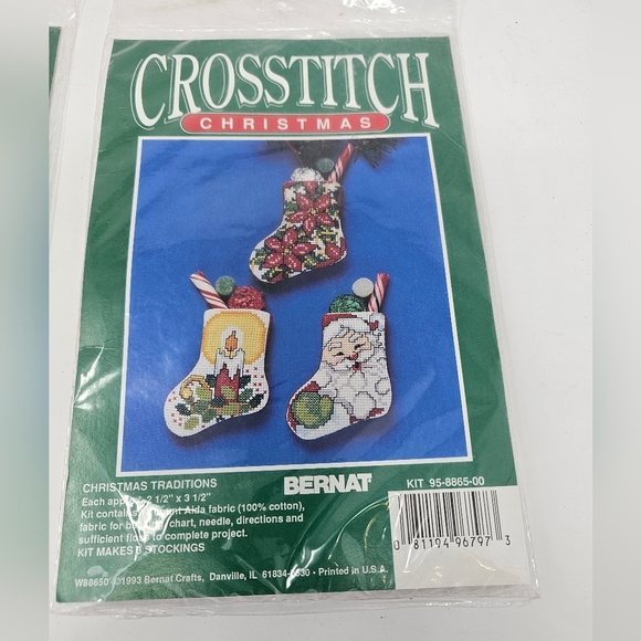 VTG Bernat CHRISTMAS TRADITIONS MINI STOCKING & SAMPLER Cross Stitch Kit Sealed - Picture 4 of 5